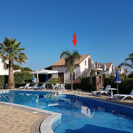 Mansarda Con Vista Piscina Villa Campofelice Di Roccella Exterior foto