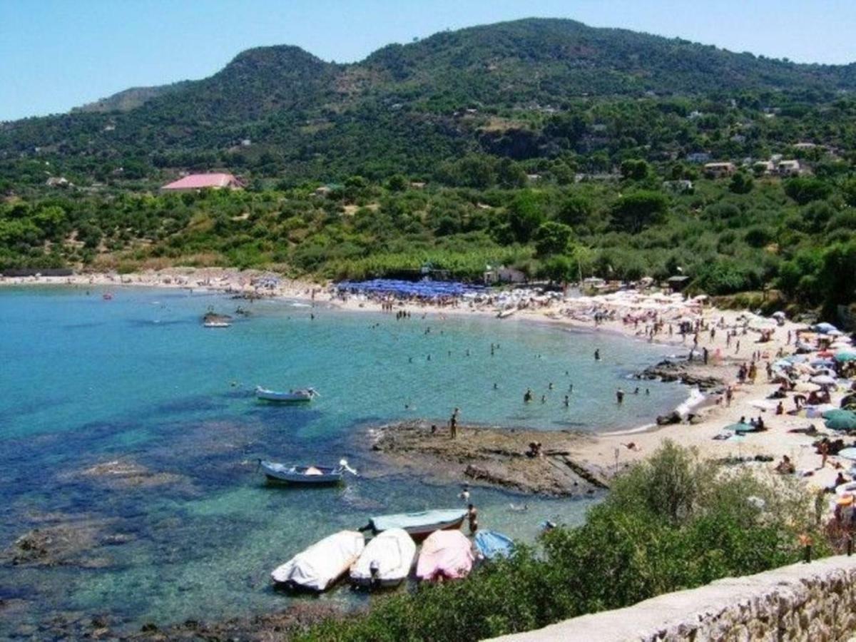 Mansarda Con Vista Piscina Villa Campofelice Di Roccella Exterior foto