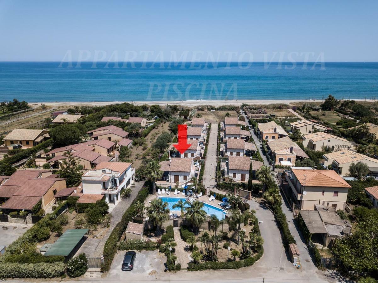 Mansarda Con Vista Piscina Villa Campofelice Di Roccella Exterior foto