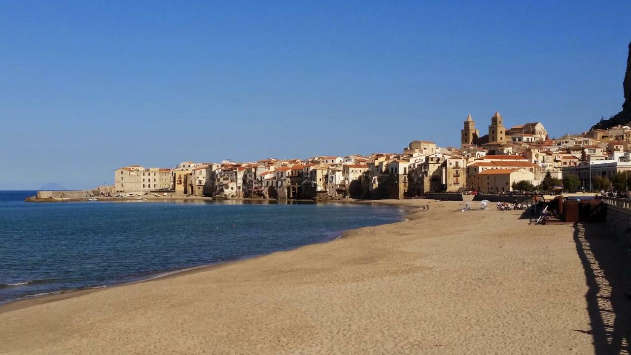 Mansarda Con Vista Piscina Villa Campofelice Di Roccella Exterior foto